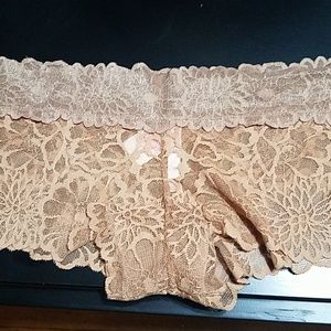 BNWT PINK Floral Lace Cheeky Boyshort
